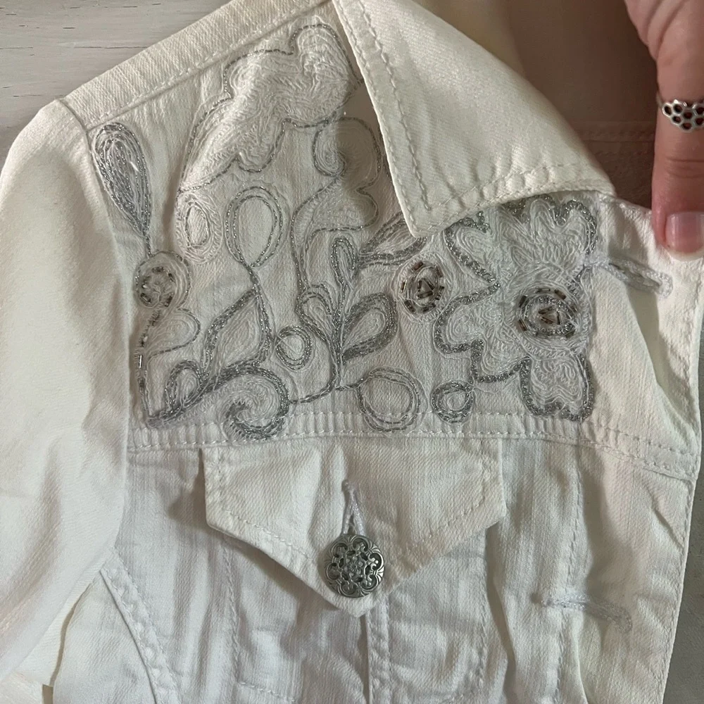 Chico's Platinum Y2K White Denim Jacket with Beaded Detailing - Picture 4 of 9